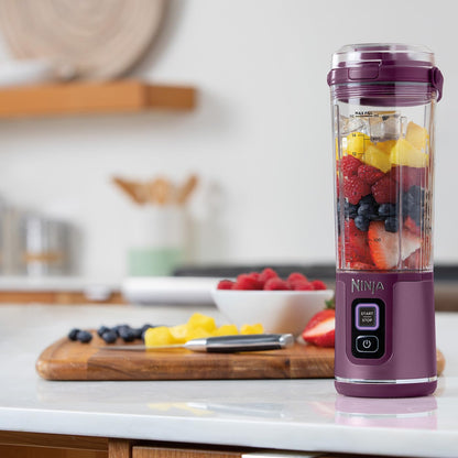 Ninja Blast Blender portable, 530 ml, couvercle résistant aux fuites et bec verseur, mini blender sans fil puissant, rechargeable, smoothies, shakes, mixe fruits et glaçons, violet, BC151EUPR